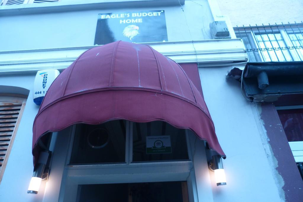 Eagles Budget Home Istanbul Bilik gambar